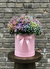 Цветочная композиция из Гипсофила и Розы в шляпной коробке в Пролетарий