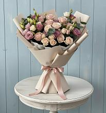 Букет цветов из:  Розы и Лизиантусы в Пролетарий