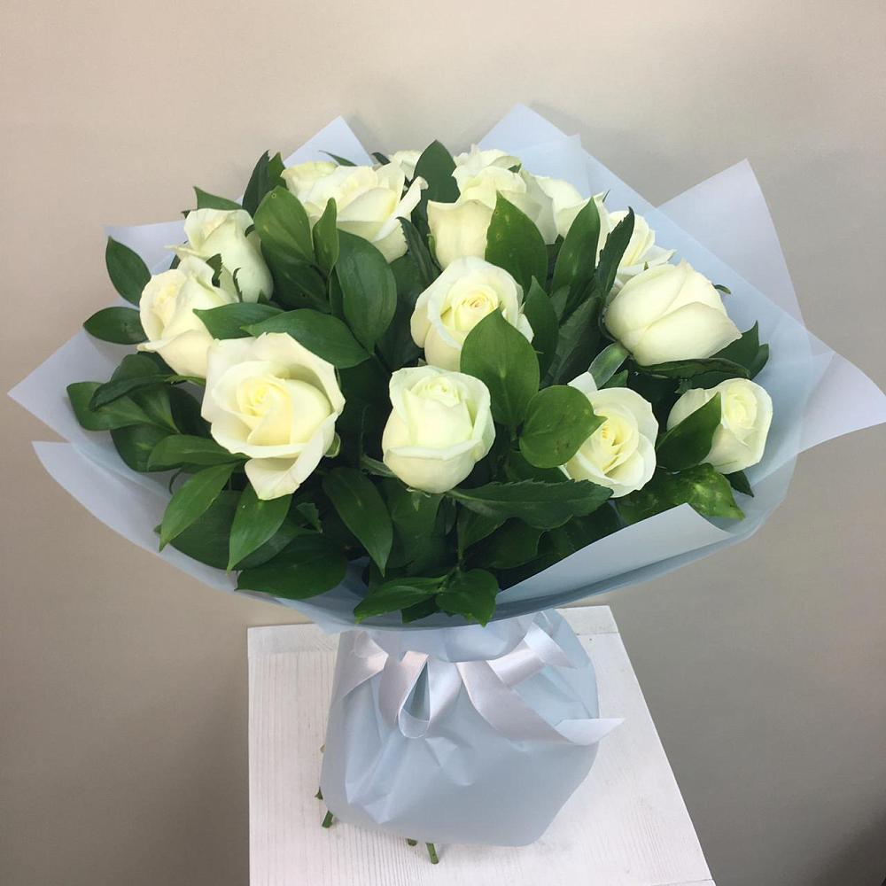 Букет 15 Белых роз Проуд в Пролетарий