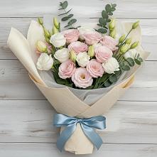 Букет цветов из:  Лизиантусы #REPLACE_PRED# Пролетарий