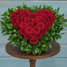 Цветочная композиция из Розы в виде сердца #REPLACE_PRED# Пролетарий