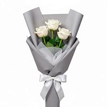 Букет 3 белые розы в Пролетарий
