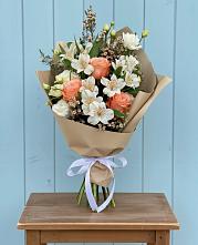 Букет цветов из:  Альстромерии, Лизиантусы, Розы и Хризантемы #REPLACE_PRED# Пролетарий