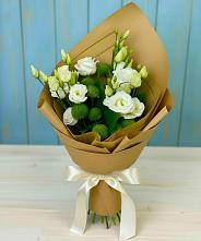 Букет цветов из:  Хризантемы и Лизиантусы в Пролетарий