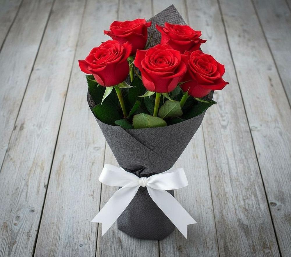 Букет 5 Красных роз Эдлесс Лав в Пролетарий