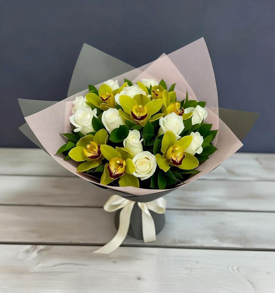 Букет цветов из: Орхидеи и Розы в Пролетарий