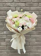 Букет цветов из:  Гвоздики, Розы, Лизиантусы и Хризантемы в Пролетарий