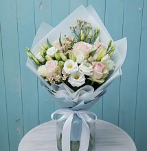 Букет цветов из:  Розы и Лизиантусы в Пролетарий