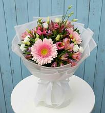 Букет цветов из:  Герберы, Альстромерии и Лизиантусы #REPLACE_PRED# Пролетарий