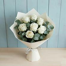 Букет Белые розы в Эвкалипте в Пролетарий
