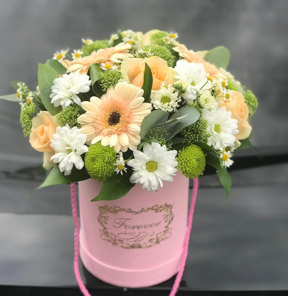 Цветочная композиция из Розы, Герберы и Хризантемы в шляпной коробке в Пролетарий