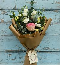 Букет цветов из:  Розы и Лизиантусы в Пролетарий