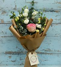 Букет цветов из:  Розы и Лизиантусы в Пролетарий