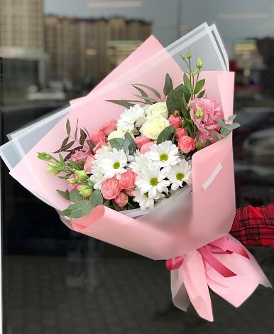 Букет цветов из: Розы, Лизиантусы и Хризантемы в Пролетарий